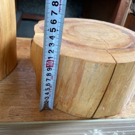 丸太輪切、乾燥、クリア塗装　台