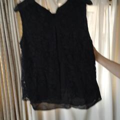 ブラックレース　トップスの画像