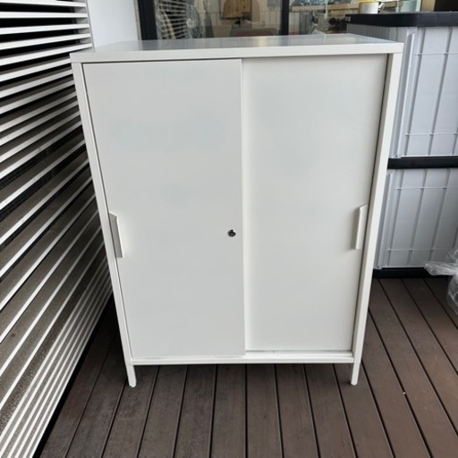 IKEA　鍵付キャビネット　TROTTEN トロッテン