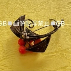 珊瑚　ブローチの画像