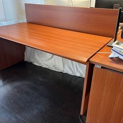 【値下げ】事務机、ローラー付き袖机セット (11月末まで)の画像