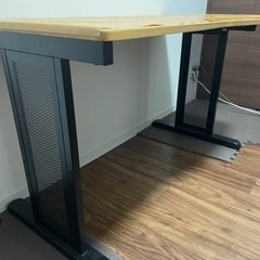 大きめのデスク&チェアの画像