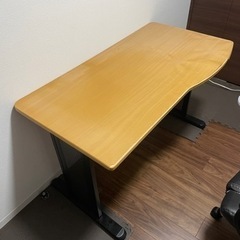 大きめのデスク&チェアの画像