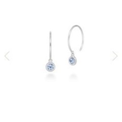 アーカー　ブルーサファイアピアスの画像