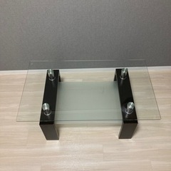ガラステーブルの画像