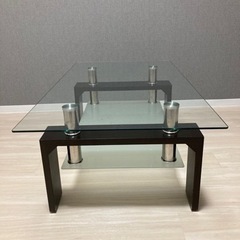 ガラステーブルの画像