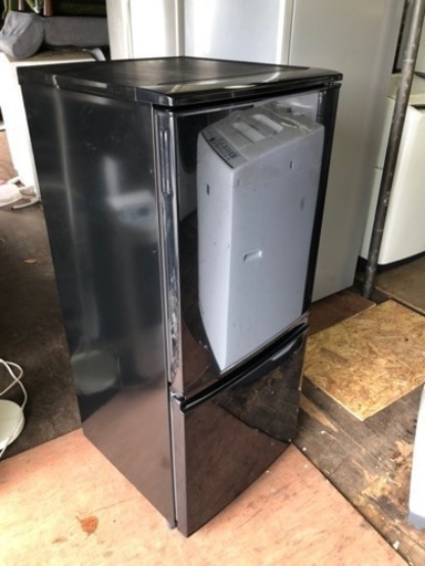 福岡市内配送無料　シャープ SHARP SJ-D14A-B [冷蔵庫 （137L・つけかえどっちもドア） 2ドア ブラック系]