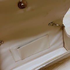 結婚式バック　白の画像
