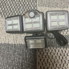 ‼️電気代０円‼️ソーラーセンサーライト‼️とっても明るい‼️投...