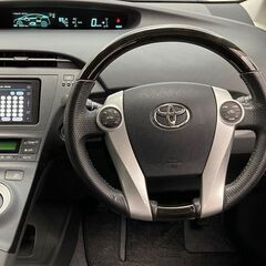 【燃費性能が高く操作性が高い車！！】　安全性能が優れてるのでオス...