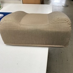 O2309-717 クッション シミ汚れ有り 現状渡しの画像