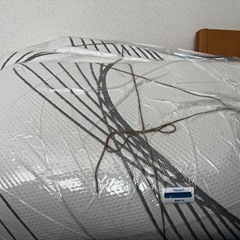 たくさんメッセージありがとうございます。お譲り先決まりました。何かのブランドのセミダブルのマットレスです。あげます。の画像