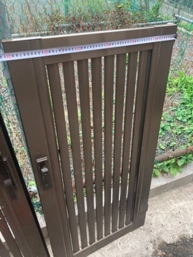 玄関の門扉5000円でお譲りします。