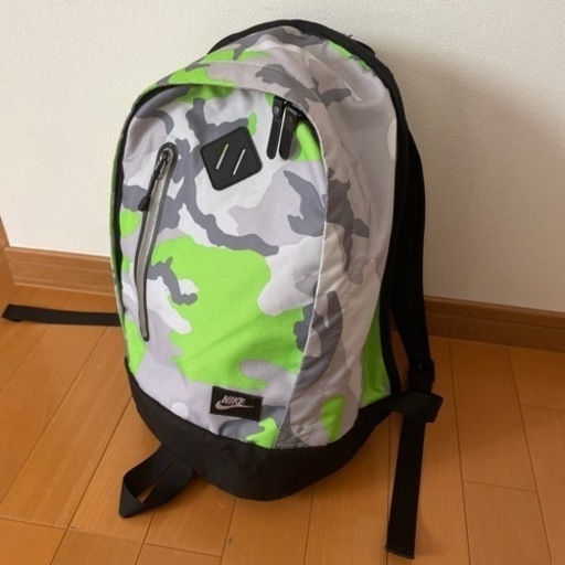美品　NIKE リュック