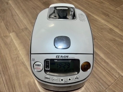 ZOJIRUSHI 炊飯器　Rice cooker NP-RW05