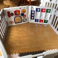 ベビーサークル　日本育児　パネル10枚　テレビ用拡張パネル含む(2枚未使用パネルあり)の画像
