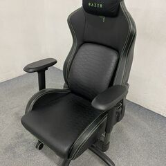 RAZER/レイザー ゲーミングチェア 標準サイズ Iskur ブラック＆グリーン ランバーサポート 4Dアームレスト 中古家具 店頭引取歓迎 R7523