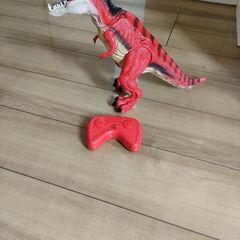 恐竜ラジコン（赤）