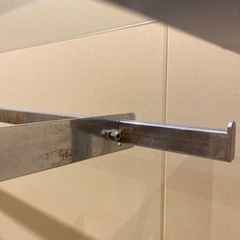 アパレル店舗什器　ガラス棚付きハンガーラックの画像