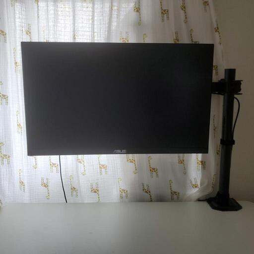 PC ディスプレイ　と　アーム