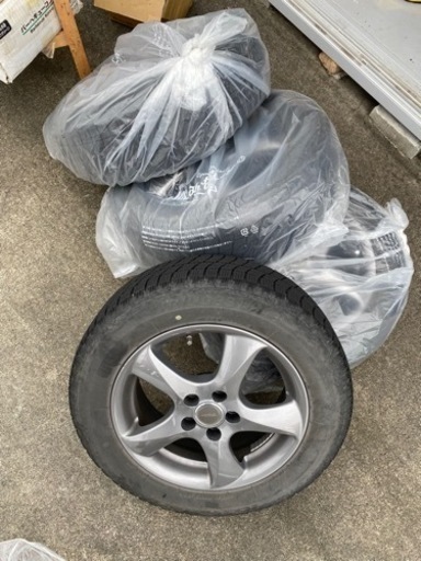 ブリヂストン　中古スタッドレスタイヤ（ホイール）4本