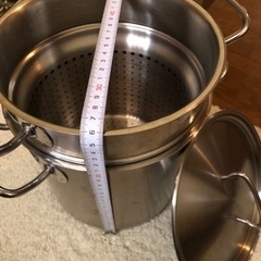 値下げ！フィスラー ステンレス製 パスタ鍋、小鍋、フライパン、おたまやフライ返しなどの小物付きのセットの画像