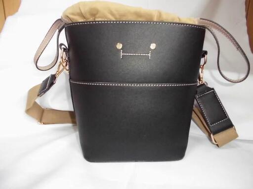 ショルダーバック　ブラック×ベージュ　上品