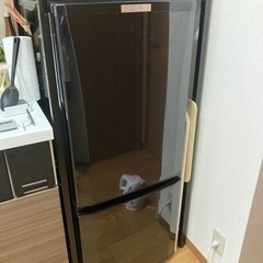 冷蔵庫とラックのセット