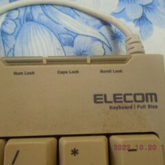 マウスとキーボード（黄変あり）ELECOMの画像