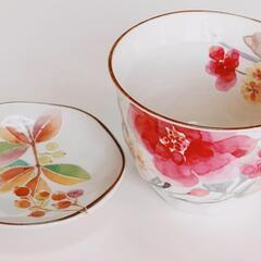 和柄お花の湯呑み☕珈琲や紅茶にも🌺小皿の画像