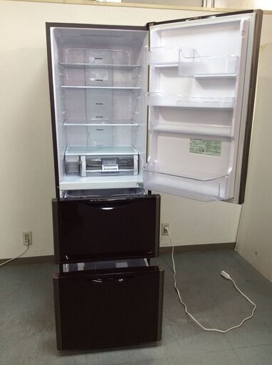 (10/1受渡済)YJT7513【HITACHI/日立 3ドア冷蔵庫】美品 2017年製 R-S3800HV 家電 キッチン 冷蔵冷凍