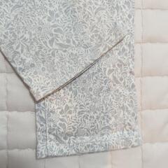 【美品】ホワイト花柄パンツ＃23インチの画像