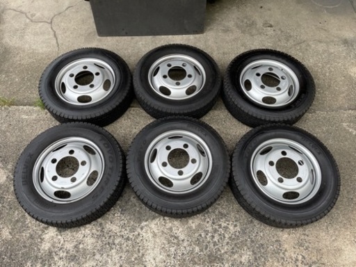 921-2）三菱キャンタースタッドレス6本！205/70R17.5 115/113N トーヨースタッドレス 中古6本セット！18年製