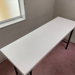 折りたたみ可能な長机（白）