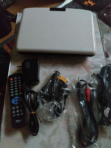 決まりました　Wizz  地デジ対応9インチポータブルDVDプレイヤー　CPDP-T950　2011年製