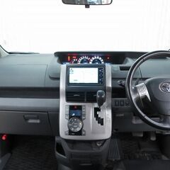 【外装や内装が人気な車！！】　室内空間が快適で荷物もたくさん載せ...