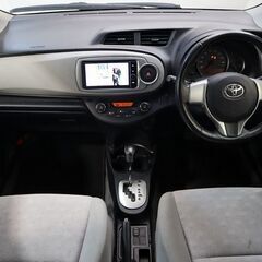 【個性的なデザインに燃費性能が高い車！！】　安全性能も多いので乗りやすい車になってます。の画像