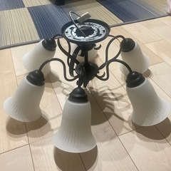 6灯シャンデリア　電球付き！東芝