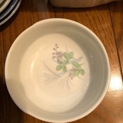 今週中！花小鉢など4種類皿　未使用品の画像
