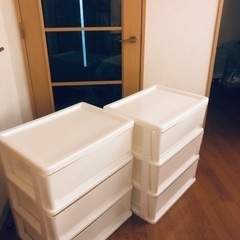 ニトリ　押し入れ収納★洋服ケース　白の画像