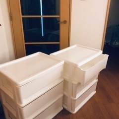 ニトリ　押し入れ収納★洋服ケース　白の画像