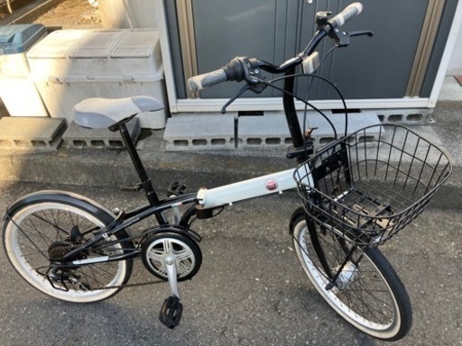 折り畳み自転車　20インチ　ミニベロ　FIAT 6段変速　ロック錠付き　ライト付き　通勤通学サイクリング用