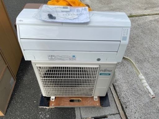 FUJITSU 6畳用　2.2kwエアコン　AS-R22J-W 2019年製