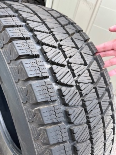 21年製265/70R15 スタッドレスタイヤ4本