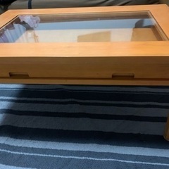 展示、収納できるテーブルの画像
