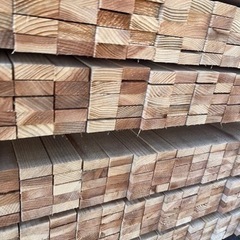 【格安】杉胴縁　未乾燥材　4000×18×45 1束10本入！丁張り、下地材、DIYなどに。在庫165束ありますので複数の方へ販売できます。の画像