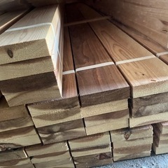 【格安】杉　3000×105×30 バラ売り。デッキ材、下地材、DIYなど。在庫55本ありますので複数人へ販売可能です。の画像