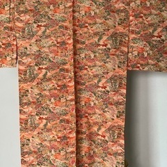 新品未使用　高級仕立て　小紋　古典柄　しつけ糸付き　正絹の画像