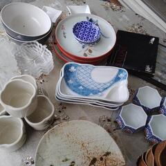 食器大量お好きだけどうぞの画像