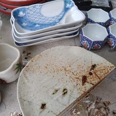食器大量お好きだけどうぞの画像
